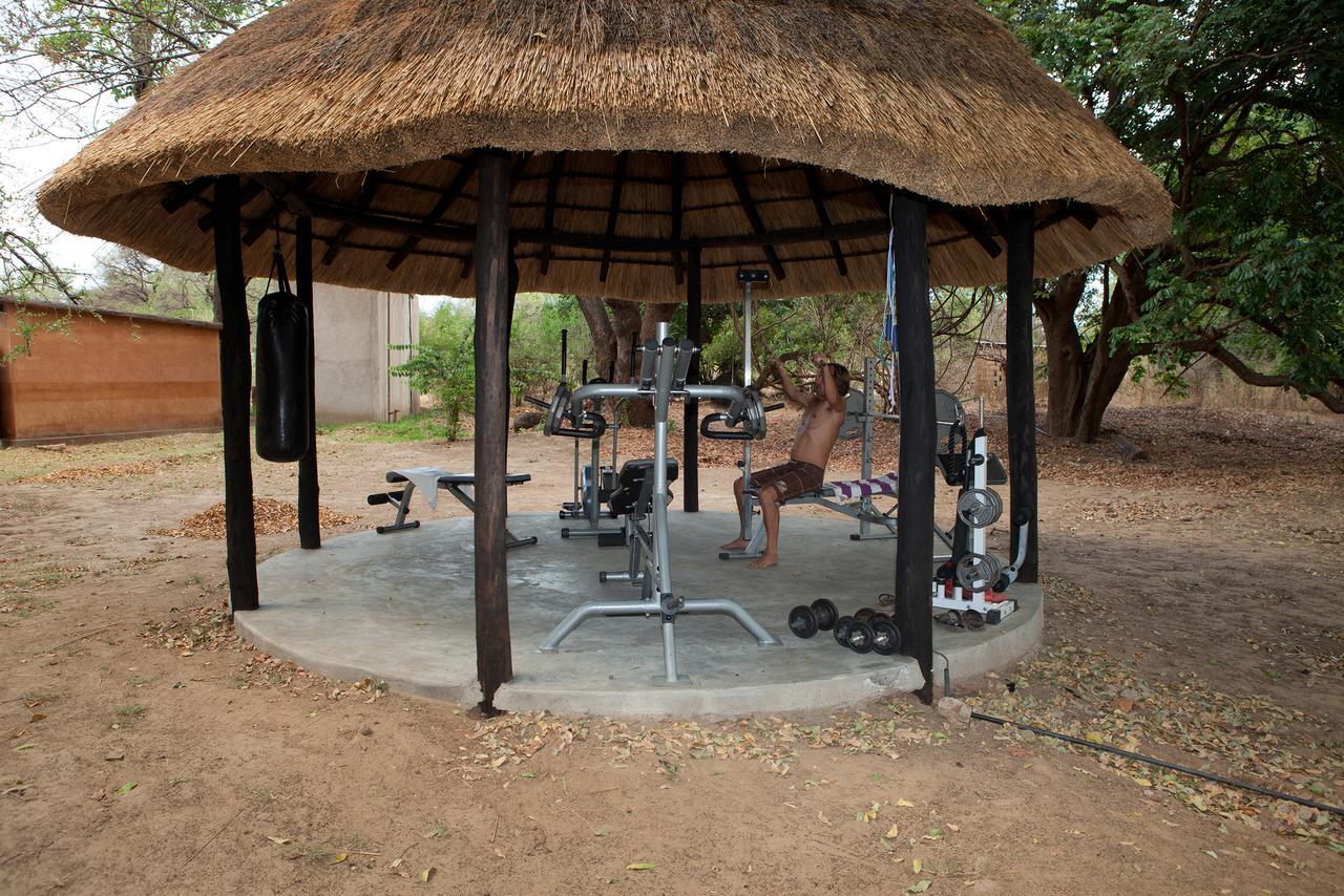Track And Trail River Camp Kakumbi Luaran gambar