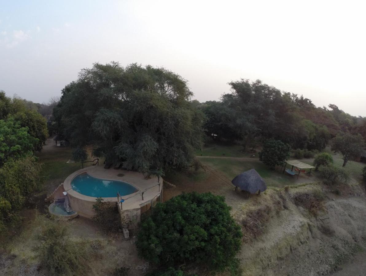 Track And Trail River Camp Kakumbi Luaran gambar