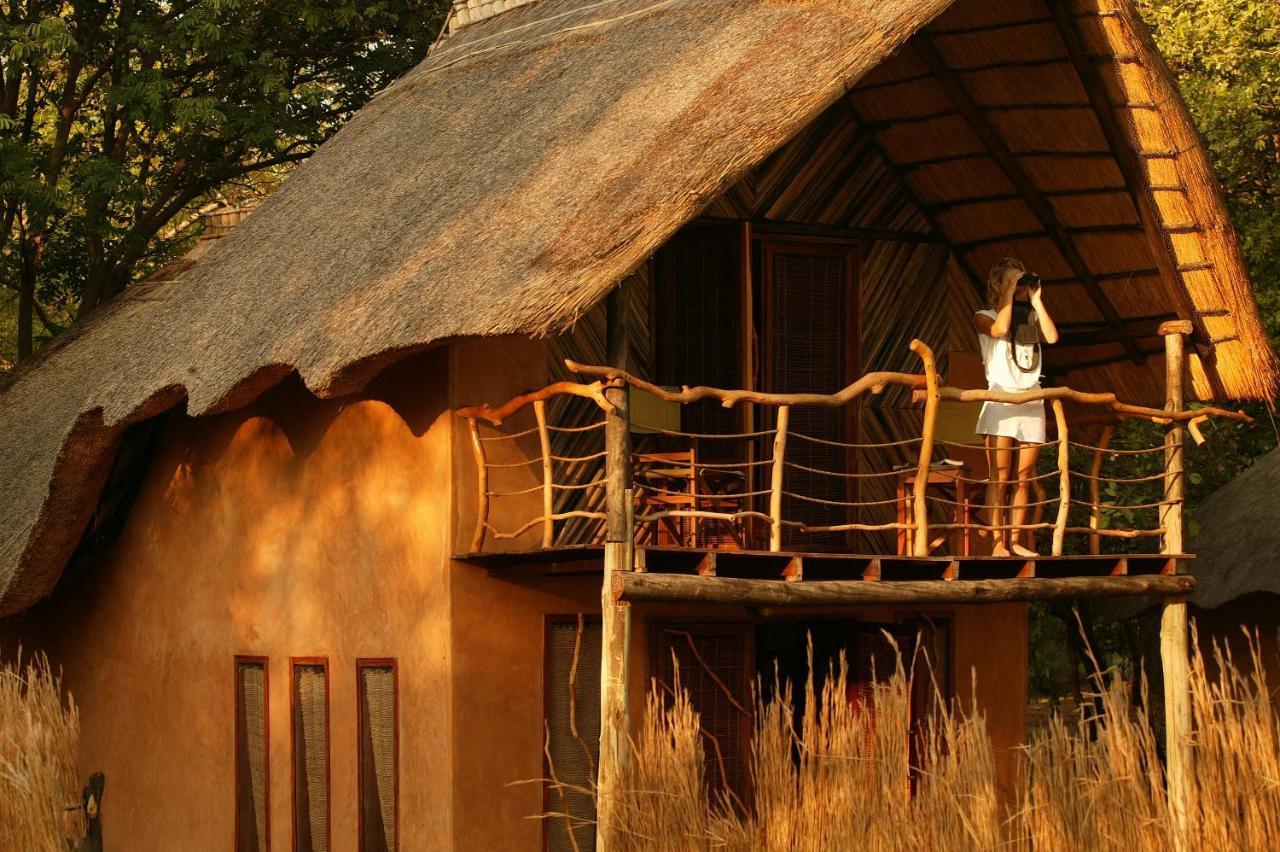 Track And Trail River Camp Kakumbi Luaran gambar