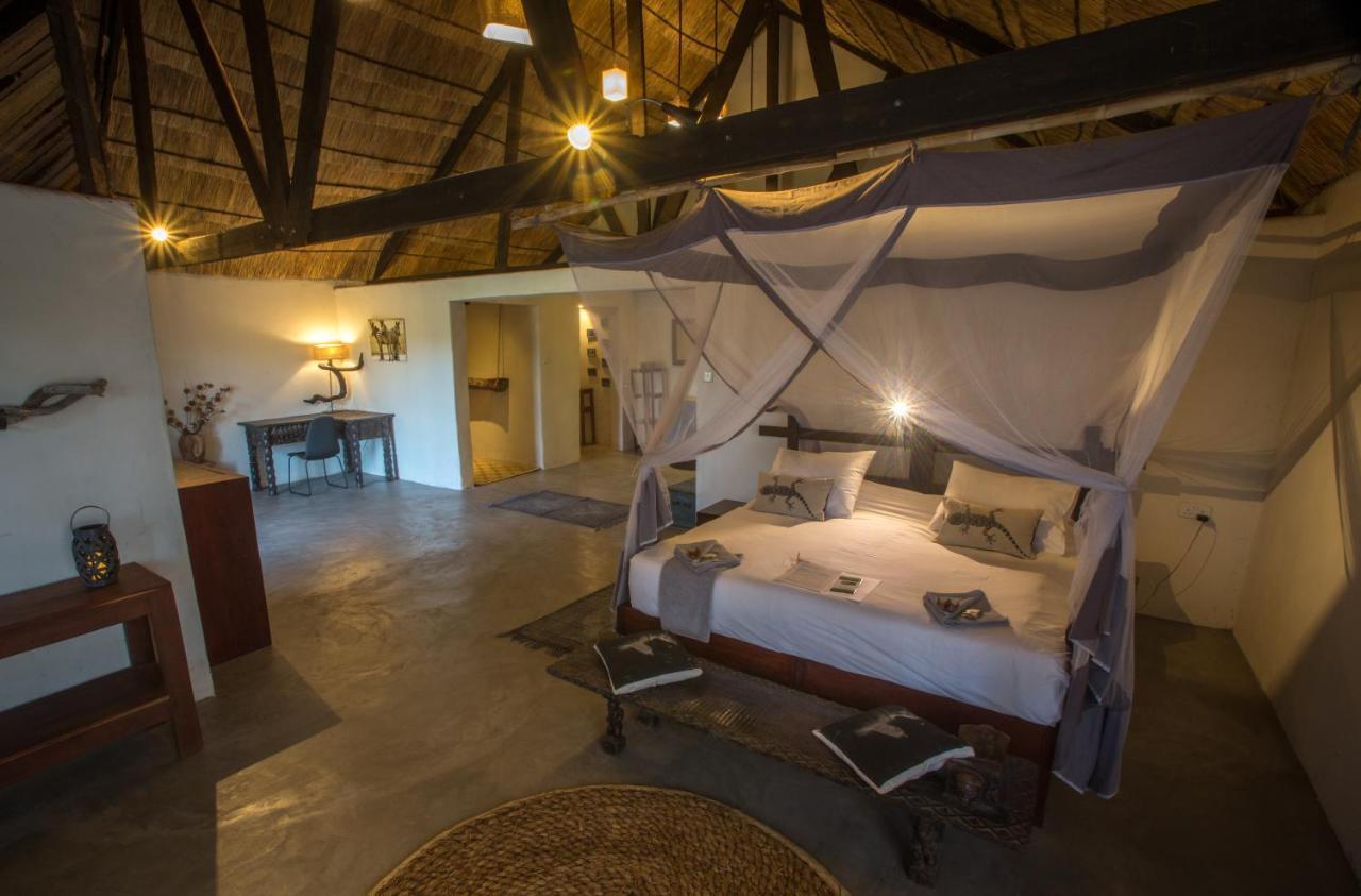 Track And Trail River Camp Kakumbi Luaran gambar