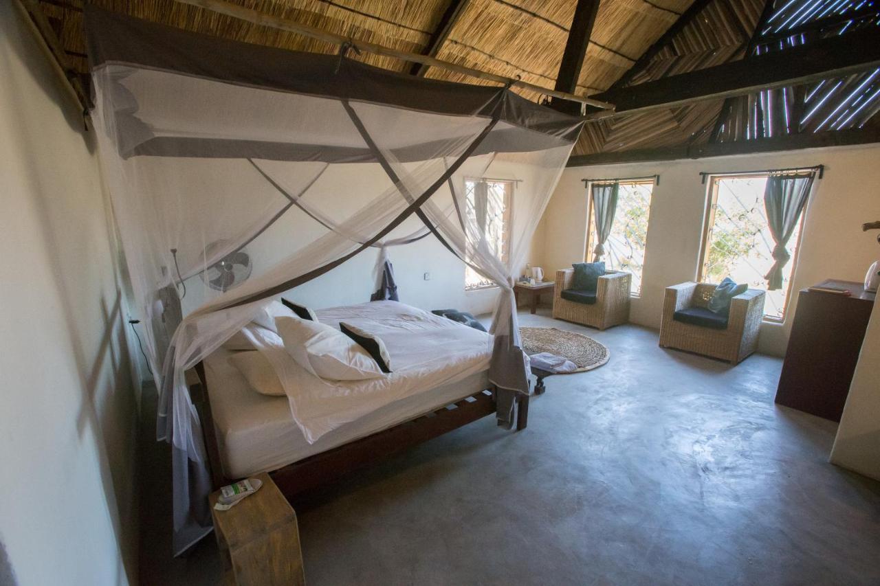 Track And Trail River Camp Kakumbi Luaran gambar