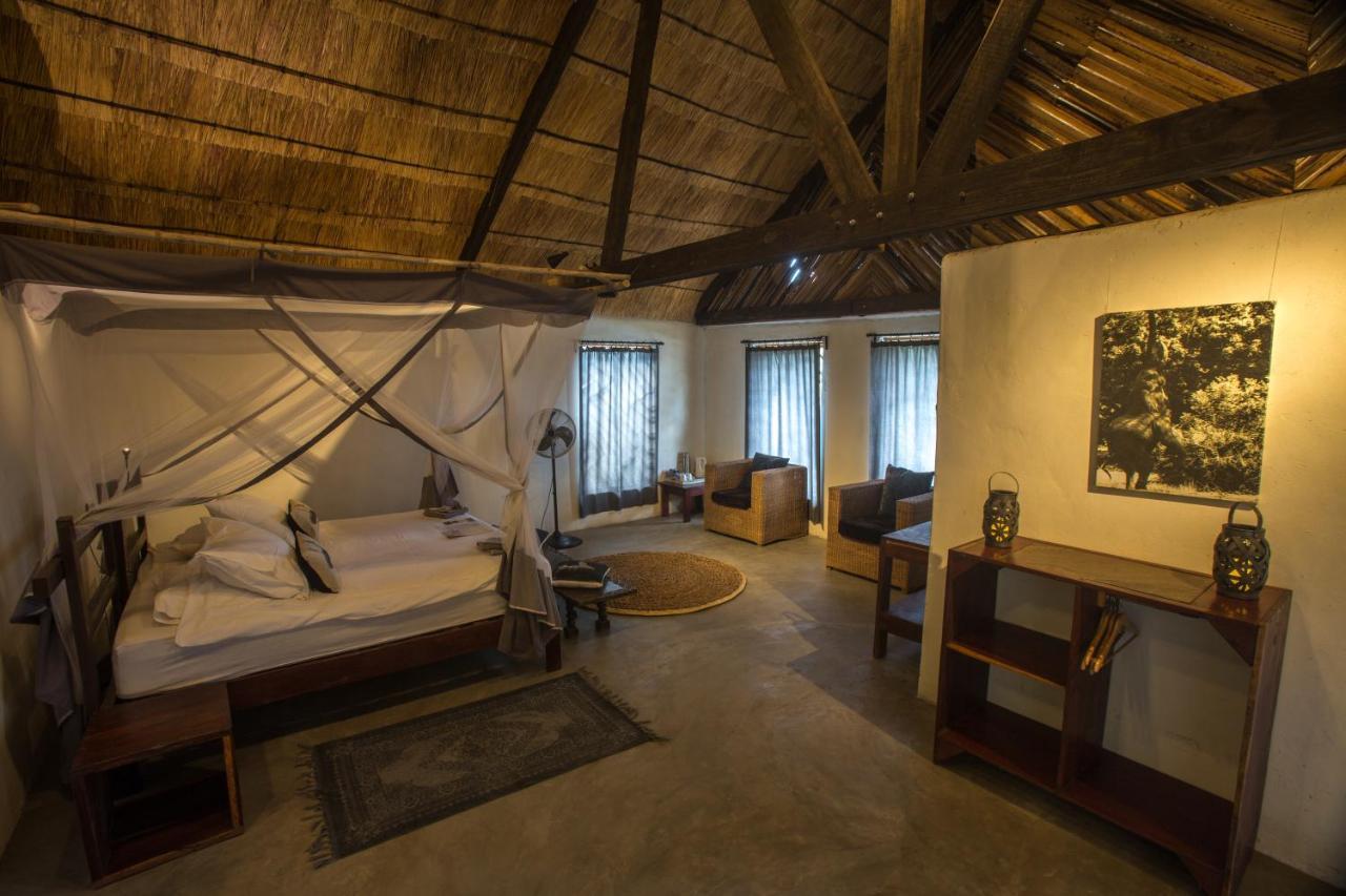 Track And Trail River Camp Kakumbi Luaran gambar